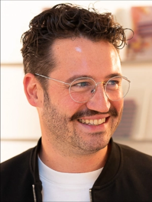  Dominik Apostolopoulos